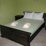 Guest House *