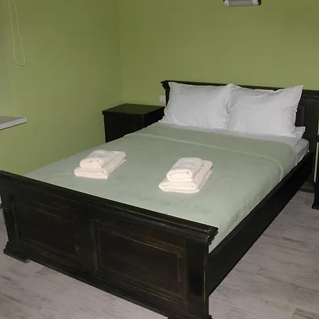 Guest House *