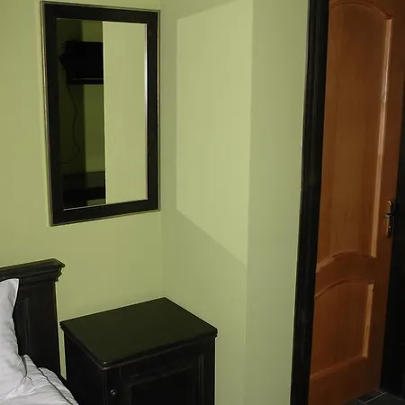 Guest House *