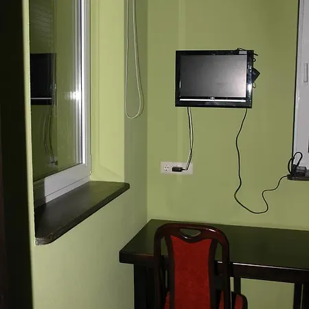 Guest House *
