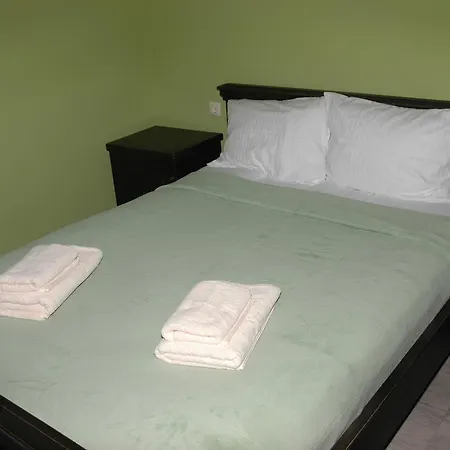 Guest House *